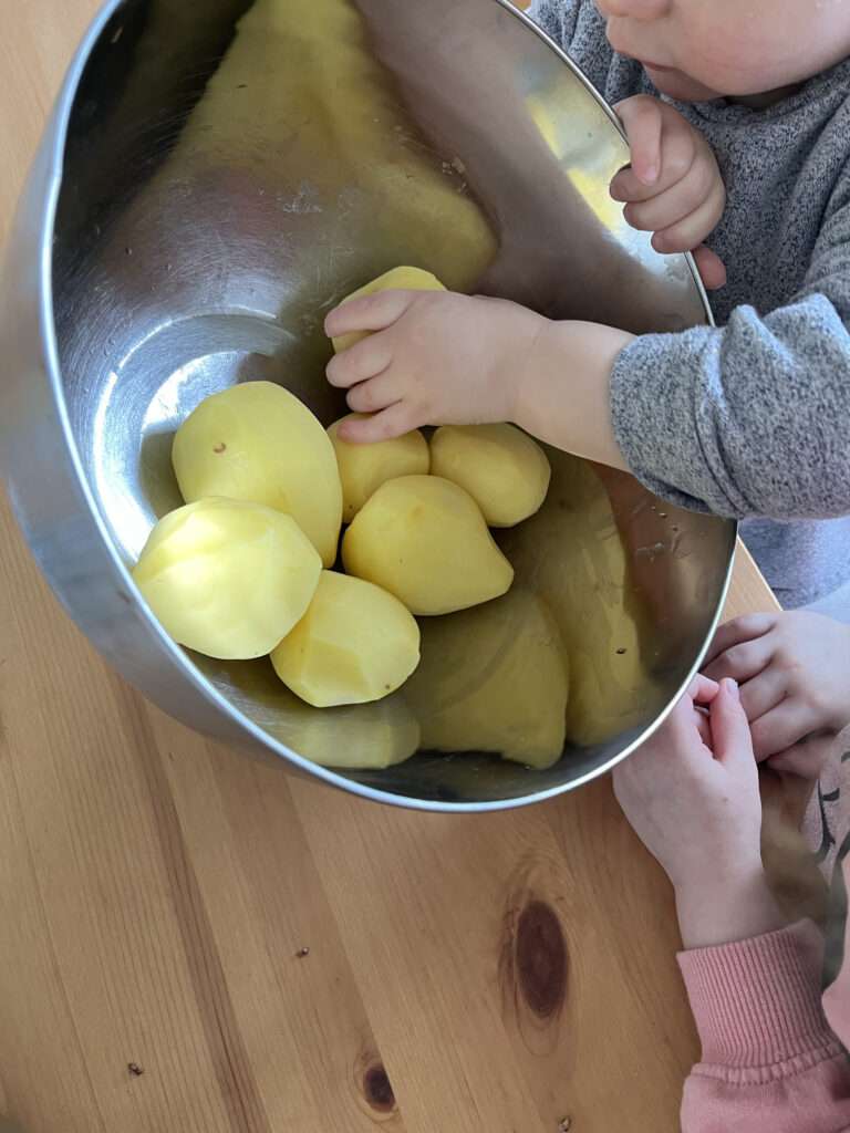 Essen gemeinsam zubereiten in der Tagesmutter in Lachendorf (Celle)